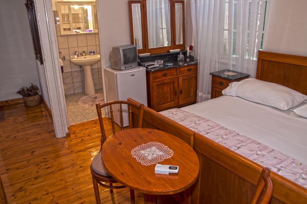 Marina Rooms Komiža Rom bilde