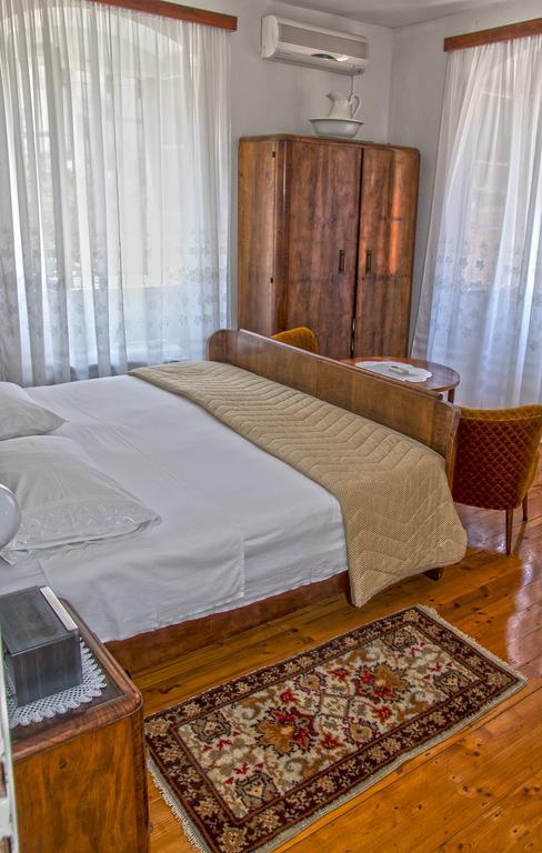 Marina Rooms Komiža Rom bilde